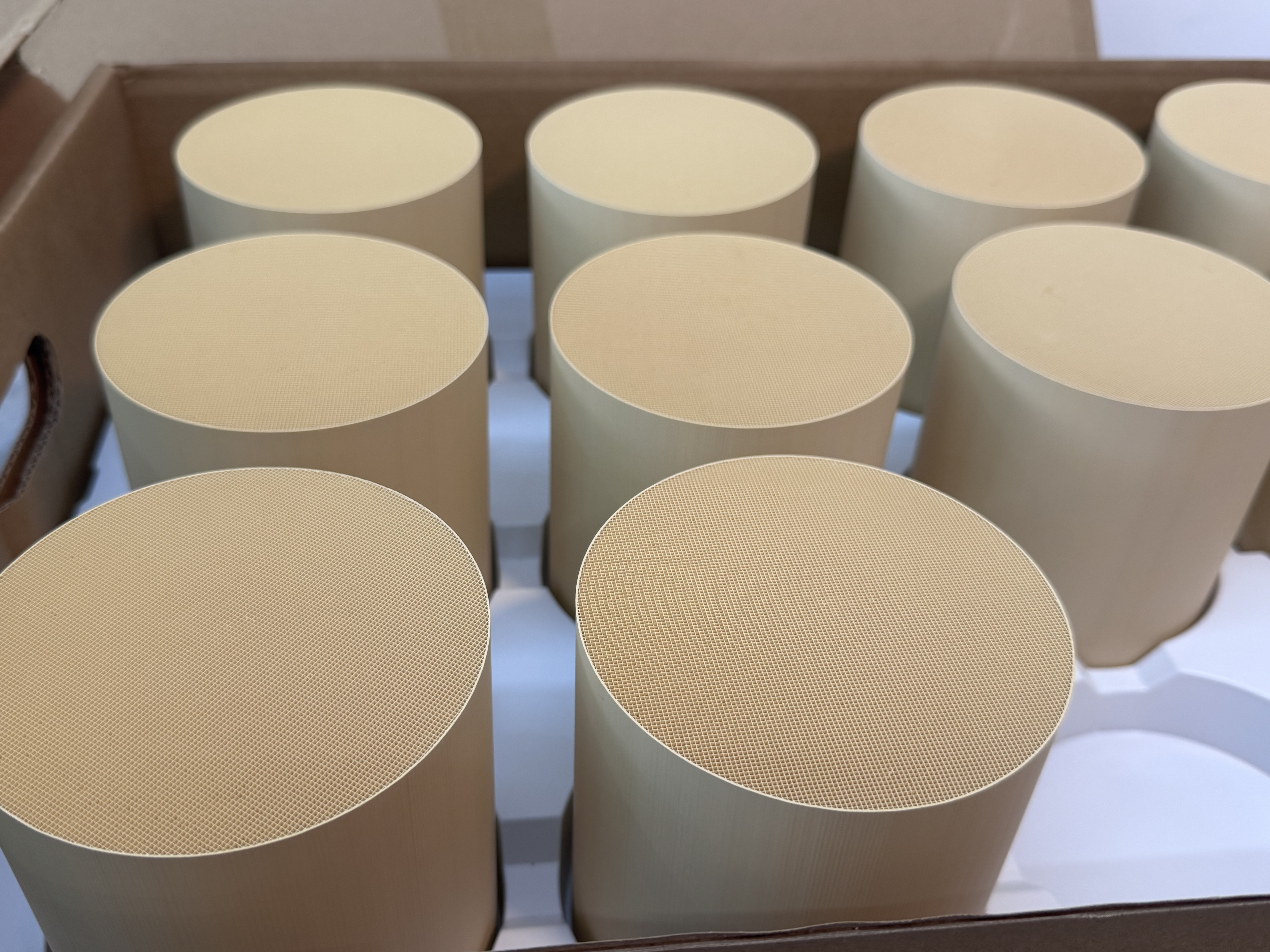 Latest company blogs about Motorcycle Exhaust Purification: Durability Analysis of Compact TWC Catalysts Designed for Various Engine Displacements