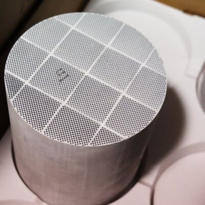Buy China VI Compliant and 143.8*177.8mm Density CDPF for Light-Duty Commercial Vans online manufacture